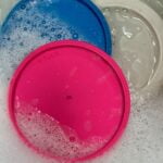 Cleaning disc golf discs